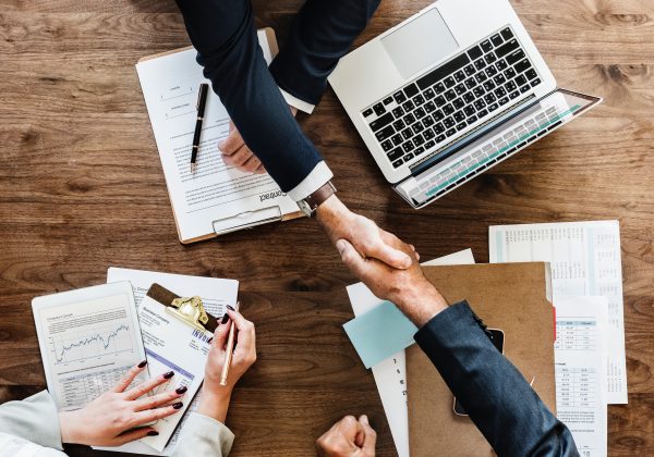 Agreement Business Businessman 872957 600x420, Futurepeople